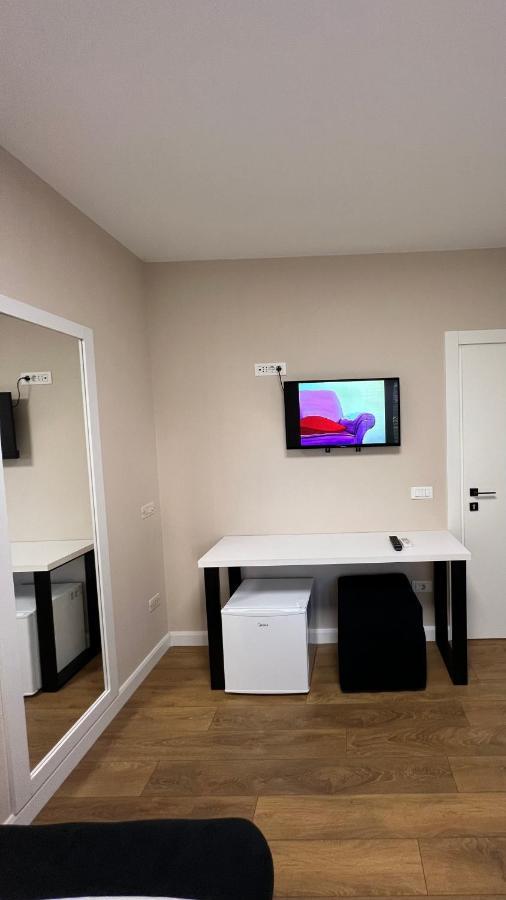 טיראנה Vila 90 Boutique Hotel מראה חיצוני תמונה