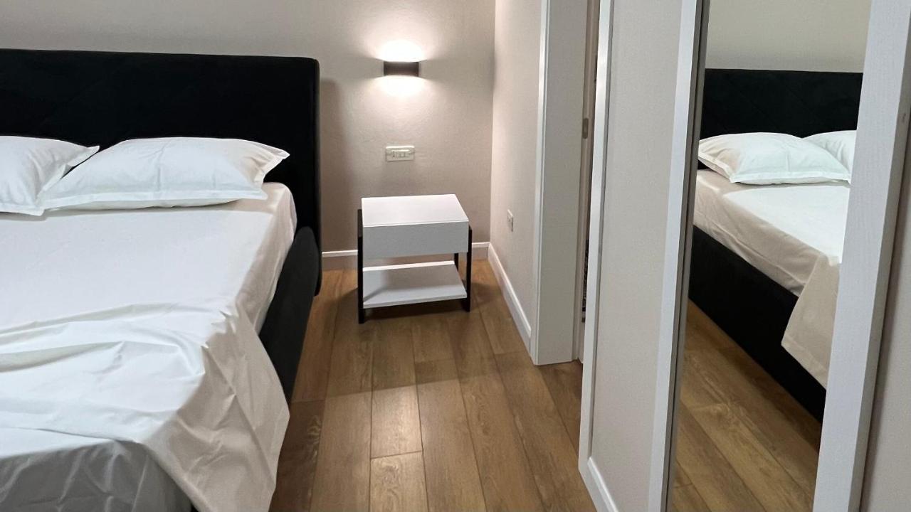טיראנה Vila 90 Boutique Hotel מראה חיצוני תמונה