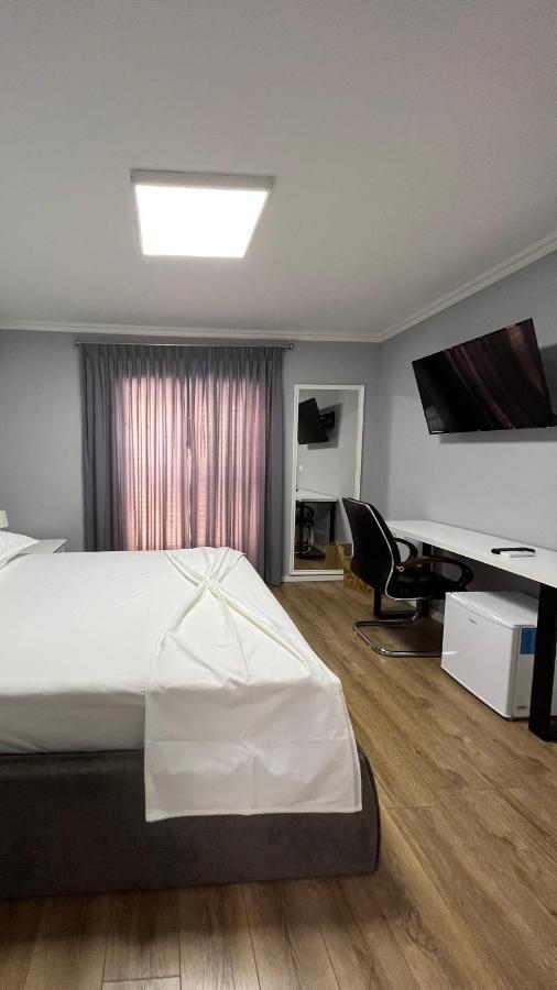 טיראנה Vila 90 Boutique Hotel מראה חיצוני תמונה