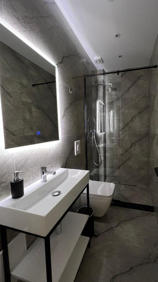 טיראנה Vila 90 Boutique Hotel מראה חיצוני תמונה