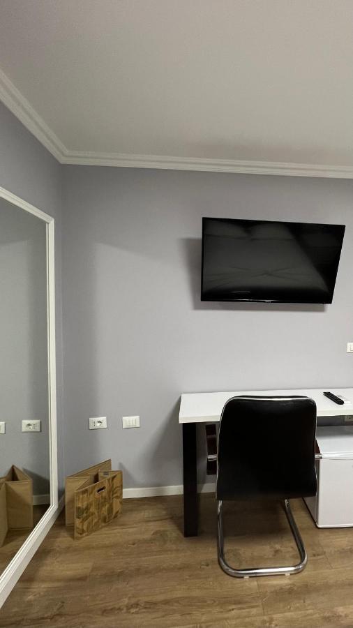 טיראנה Vila 90 Boutique Hotel מראה חיצוני תמונה
