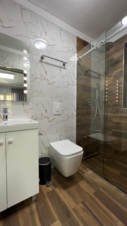 טיראנה Vila 90 Boutique Hotel מראה חיצוני תמונה