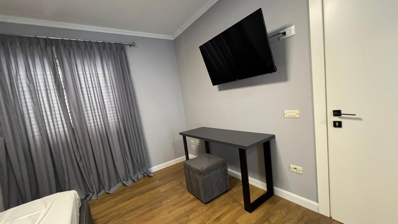 טיראנה Vila 90 Boutique Hotel מראה חיצוני תמונה