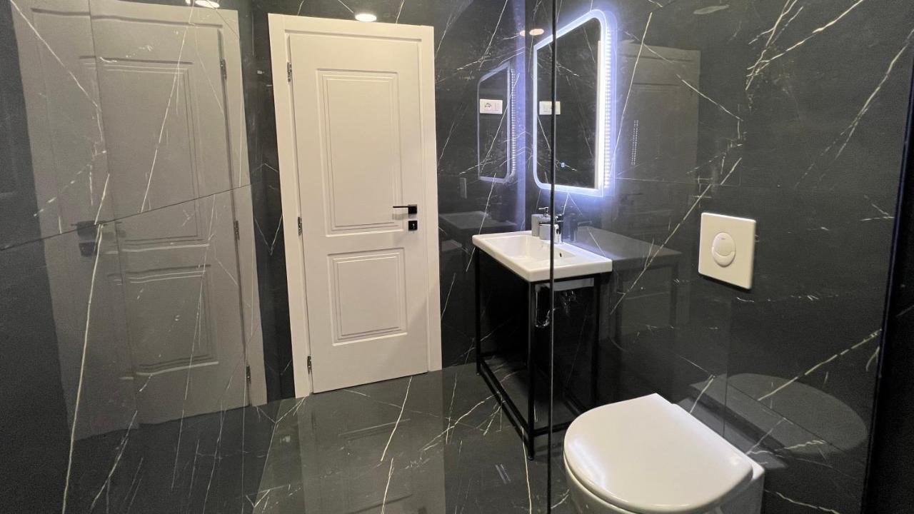 טיראנה Vila 90 Boutique Hotel מראה חיצוני תמונה